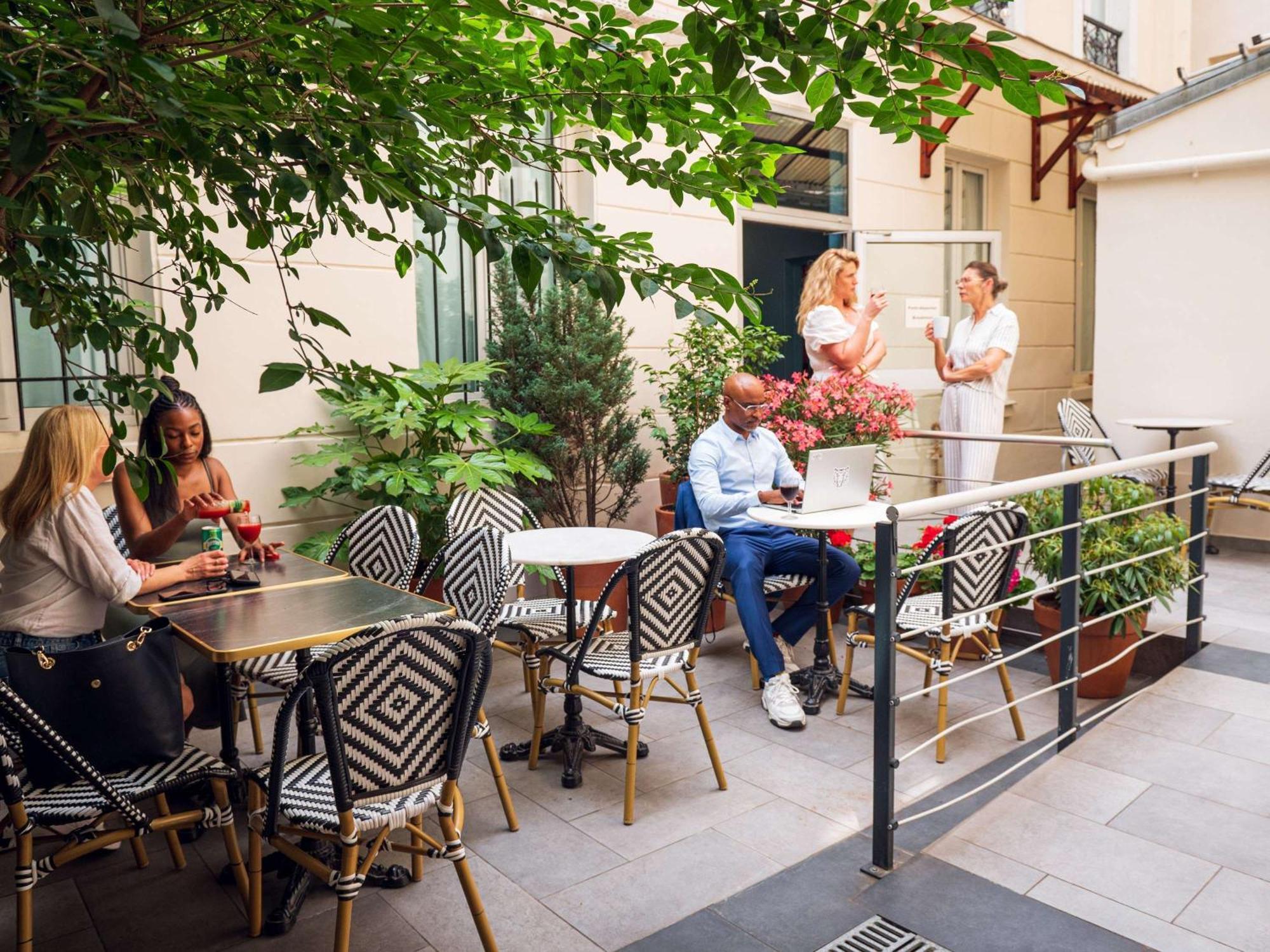 Ibis Styles Paris Batignolles Hotell Exteriör bild