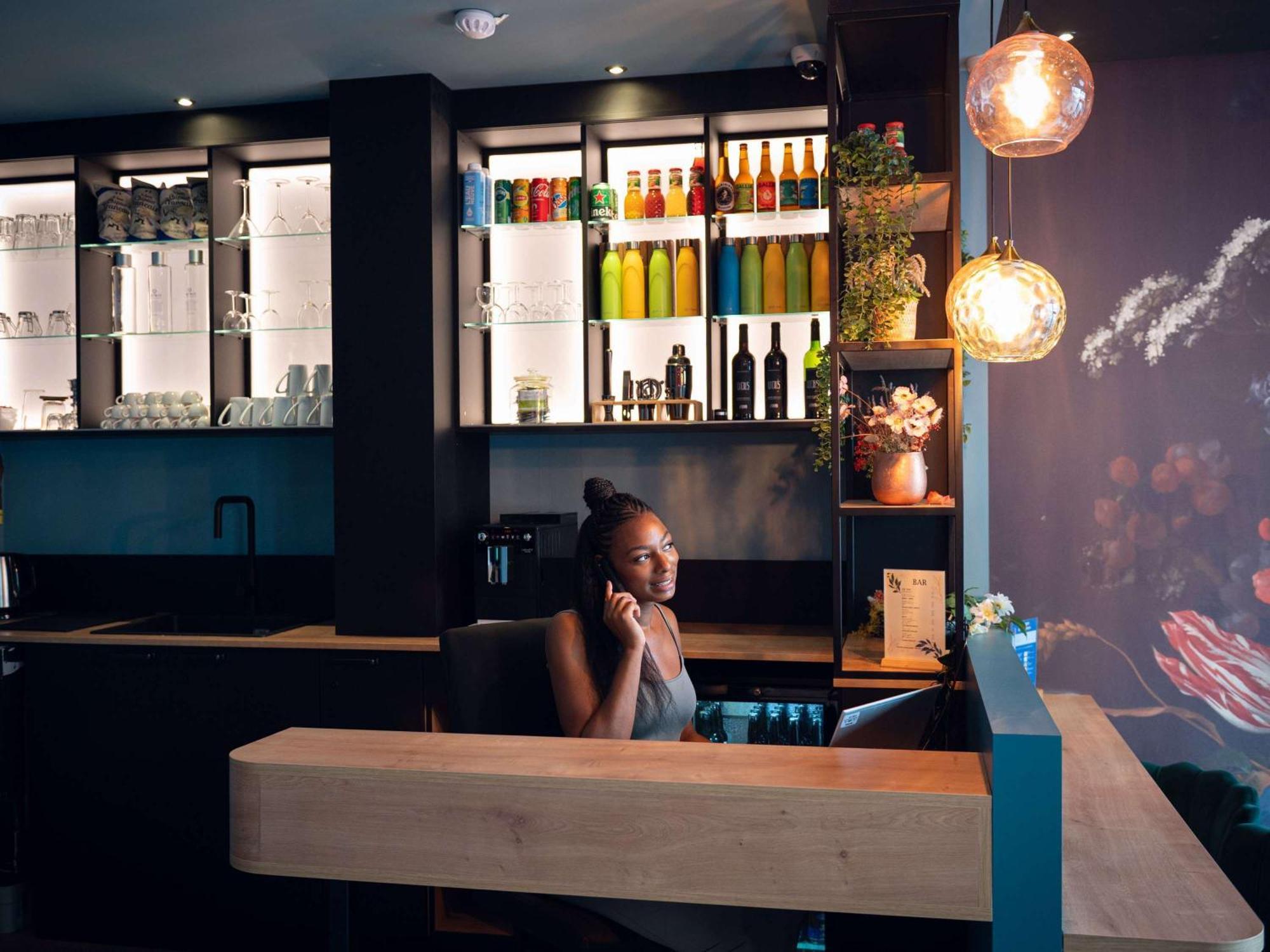 Ibis Styles Paris Batignolles Hotell Exteriör bild