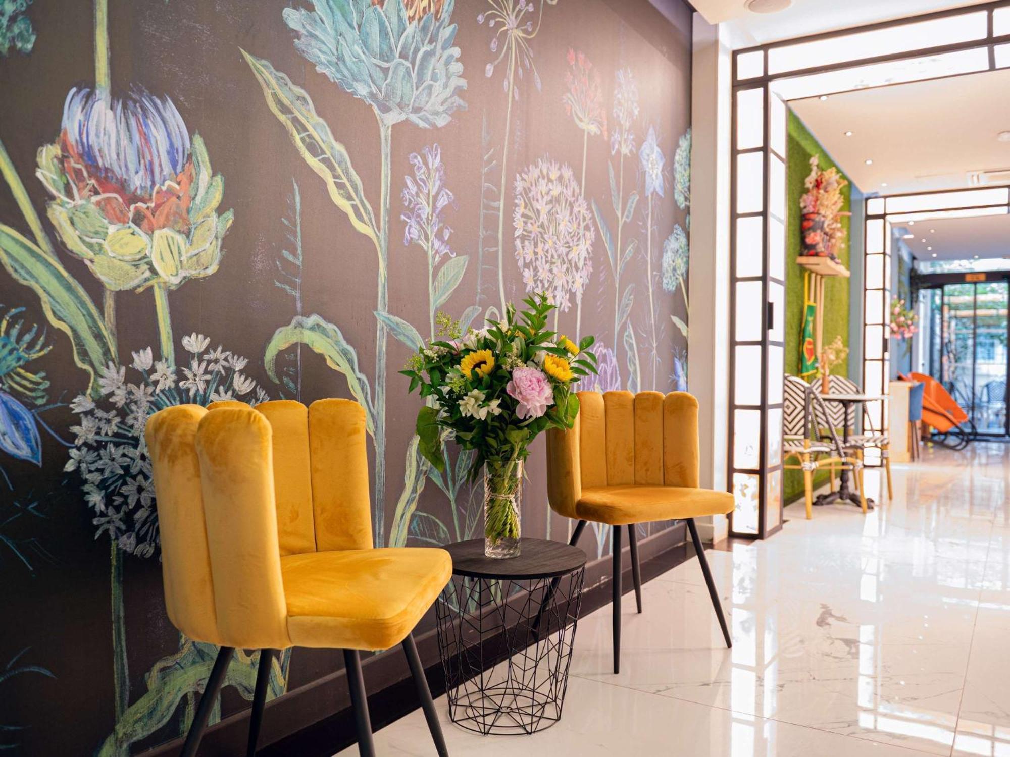 Ibis Styles Paris Batignolles Hotell Exteriör bild