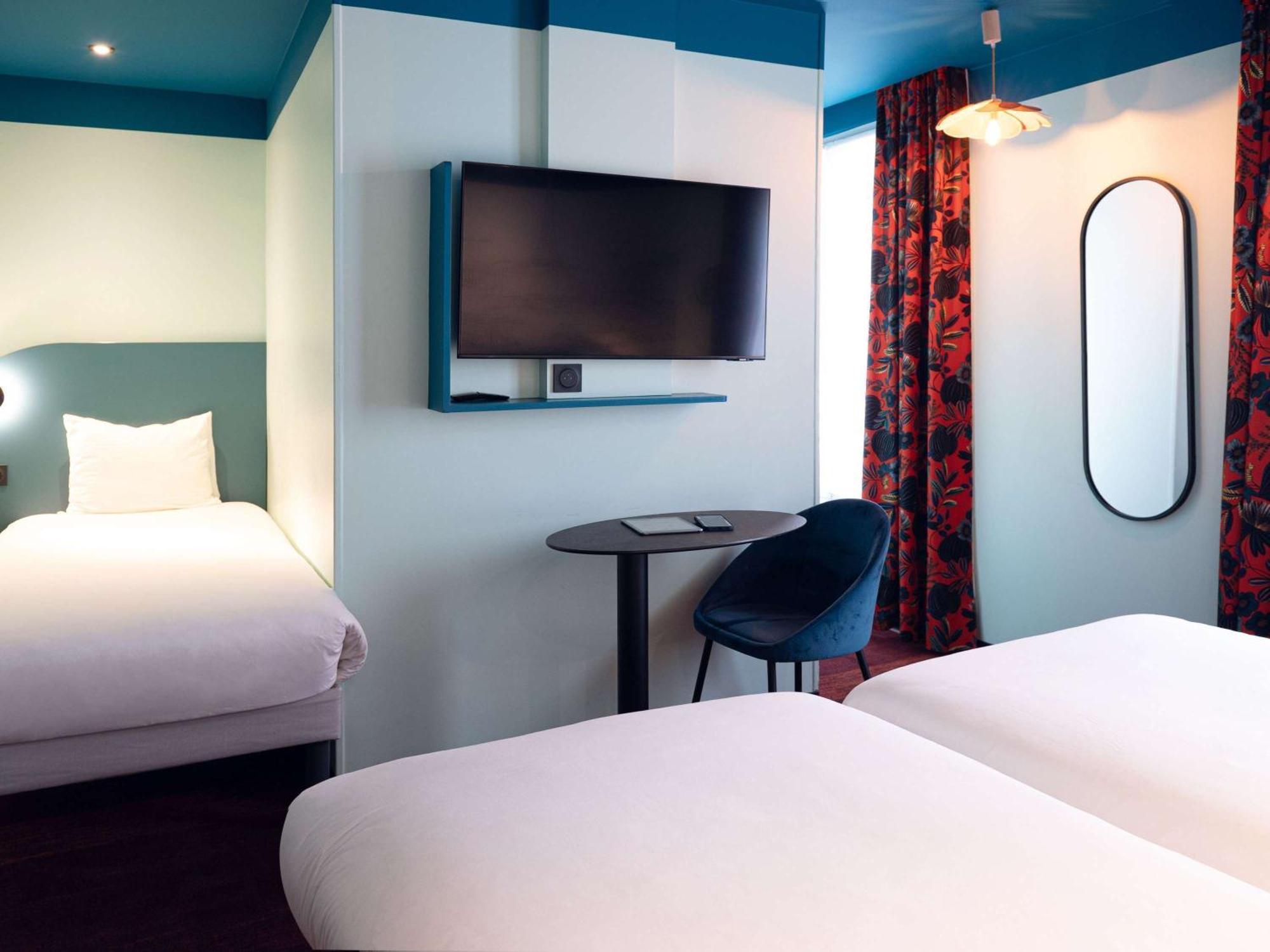 Ibis Styles Paris Batignolles Hotell Exteriör bild