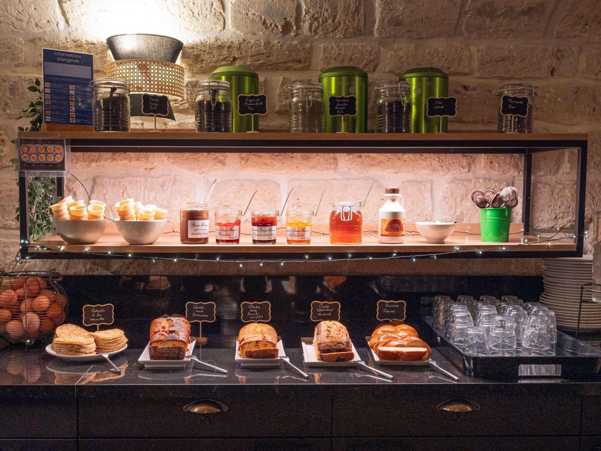 Ibis Styles Paris Batignolles Hotell Exteriör bild