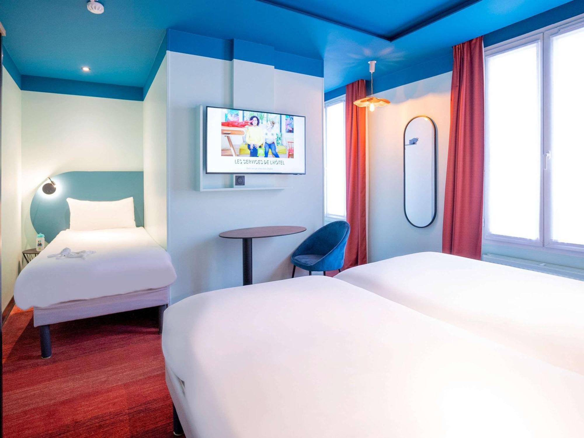 Ibis Styles Paris Batignolles Hotell Exteriör bild