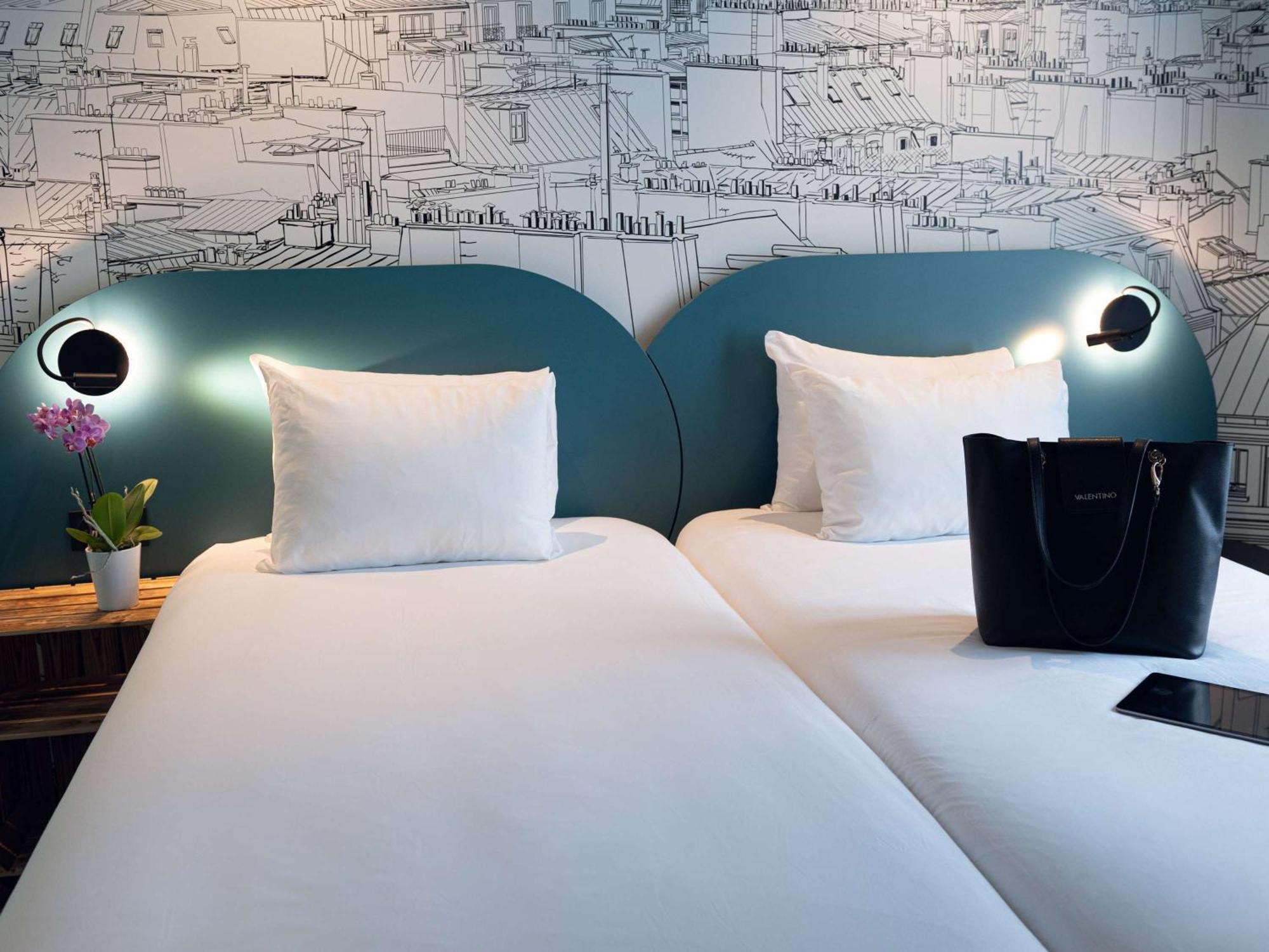 Ibis Styles Paris Batignolles Hotell Exteriör bild