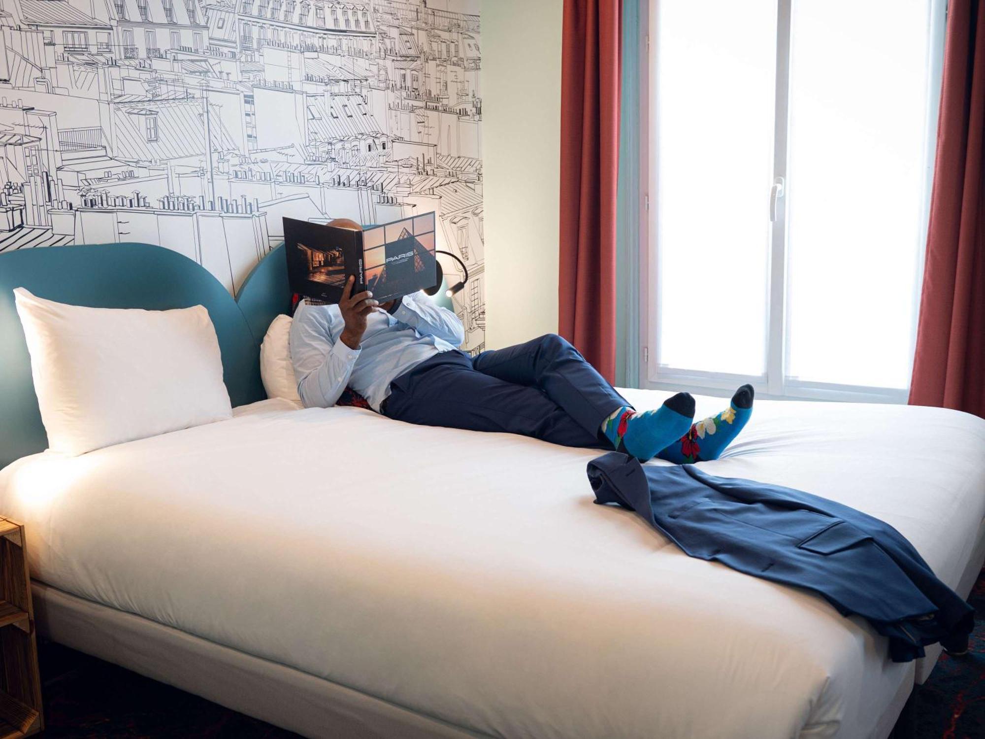 Ibis Styles Paris Batignolles Hotell Exteriör bild